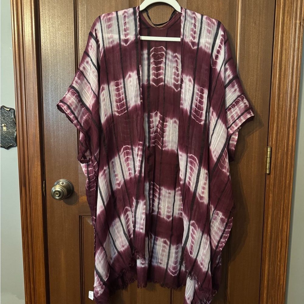 Chic Burgundy and White Kimono